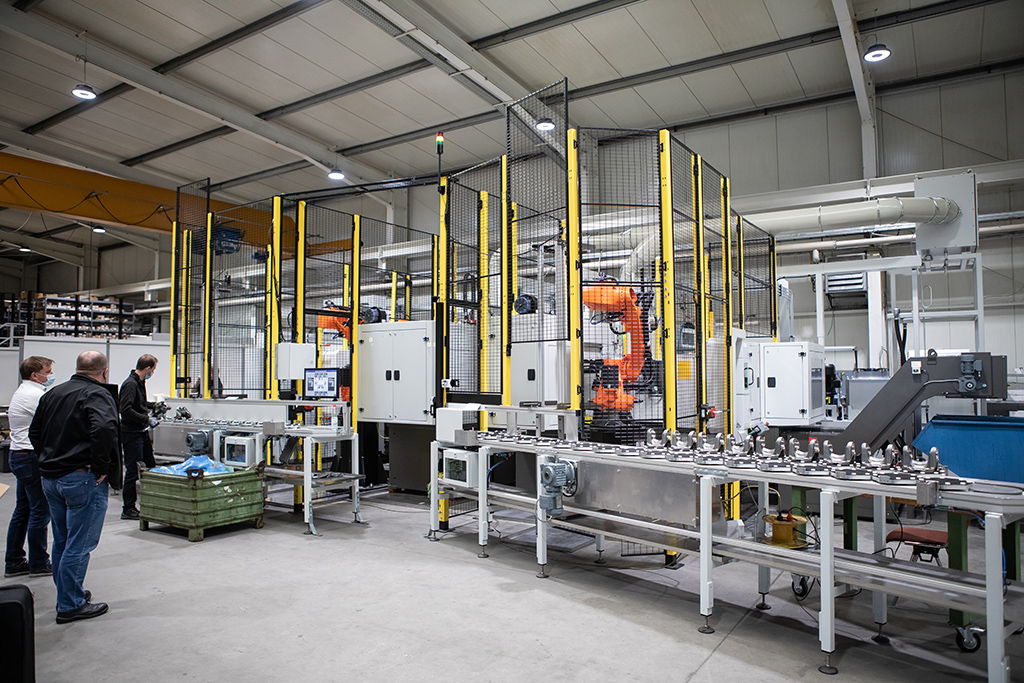 Individuelle Transfer-Dreh-Fräs-Maschinen von HK-CON sind bewährte Taktzeitenreduzierer für viele namhafte T1-Zulieferer der Automobilindustrie